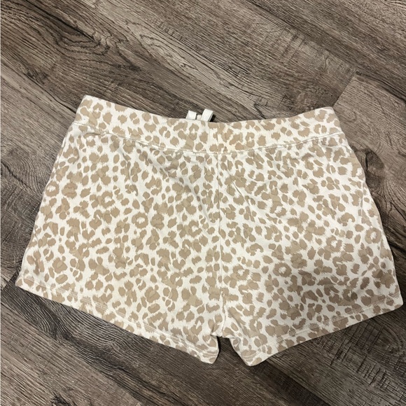Leopard print cloth shorts from Old Navy - Picture 2 of 3